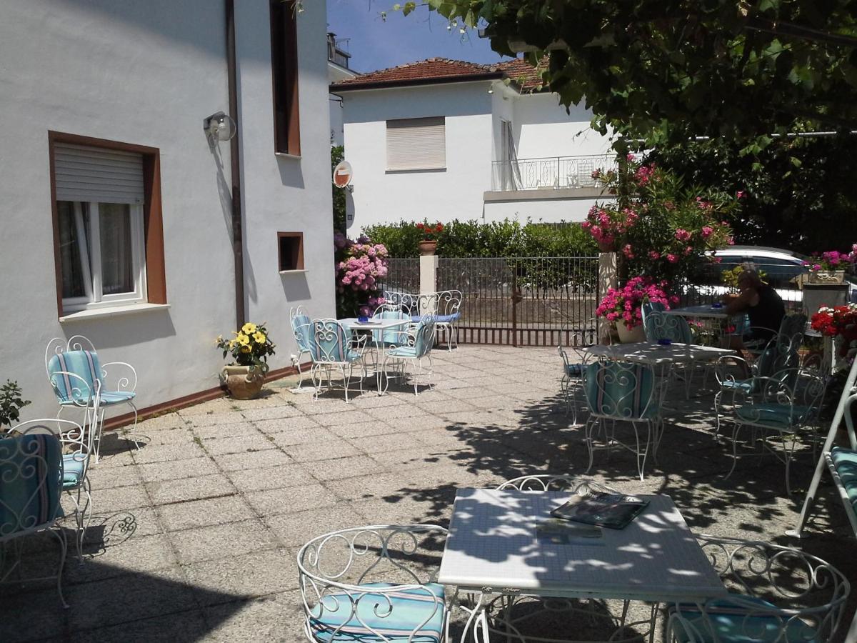 Villa Luana Cervia Exteriör bild
